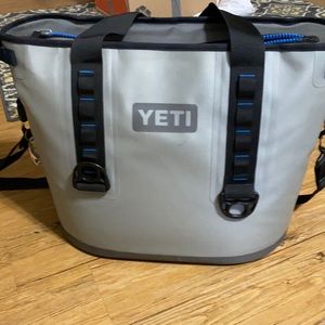 Yeti Hopper 30